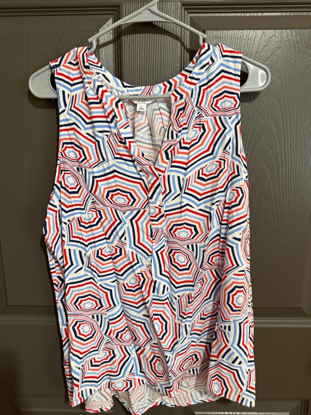 Crown & Ivy Sleeveless Geo Print Top - White with Red & Blue